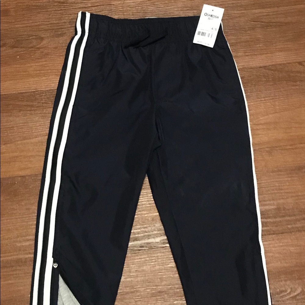 Oshkosh NWT Boys active pants sz 4/5